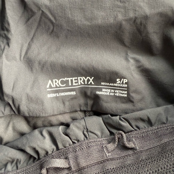 Arc'teryx Men's Black Technical Jogger Pants - Picture 3 of 6